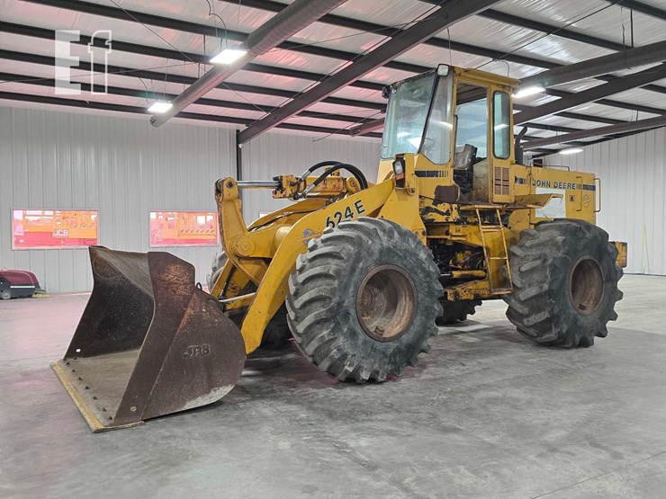 1990-deere-624e-image-1