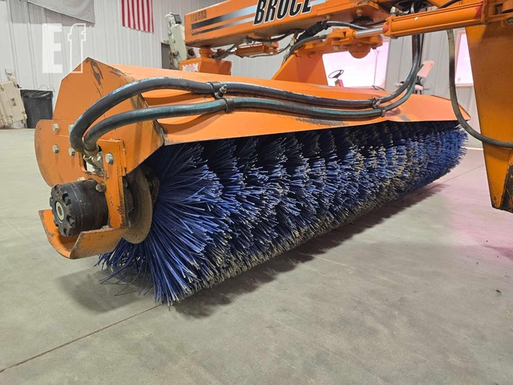 2018-broce-bw260-image-12