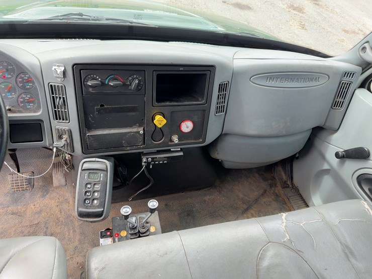 2007-international-durastar-4400-image-33