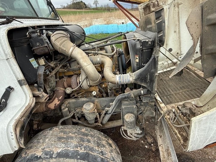 1999-freightliner-fld112-image-19