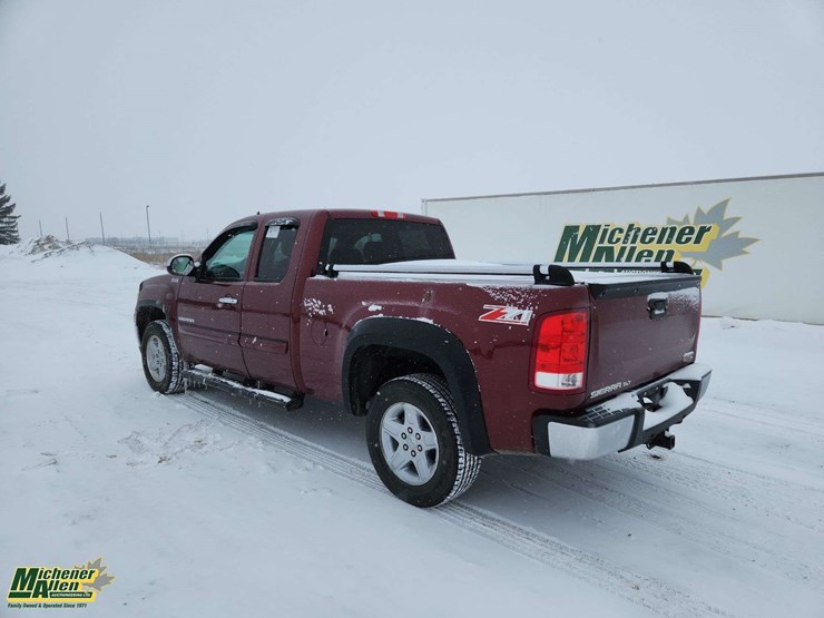 2013-gmc-sierra-1500-slt-image-3