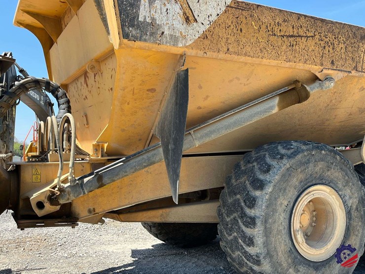 2010-volvo-a40e-image-22