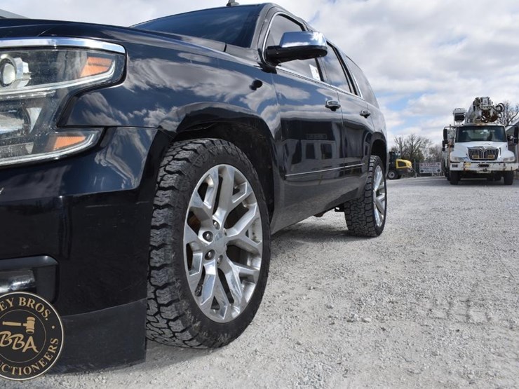 2015-chevrolet-tahoe-ltz-image-9