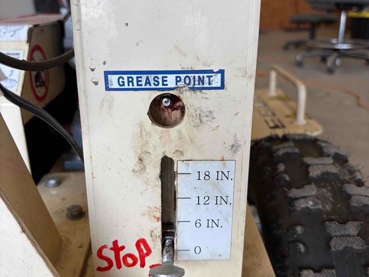 edco-gas-trencher-image-11