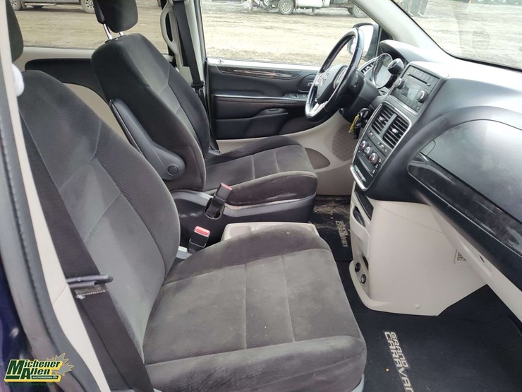 2012-dodge-grand-caravan-se-image-19