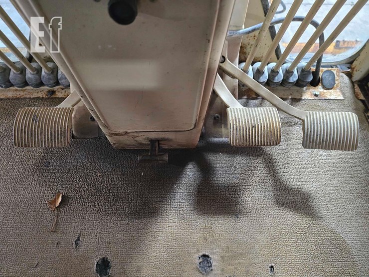 1997-caterpillar-143h-image-15