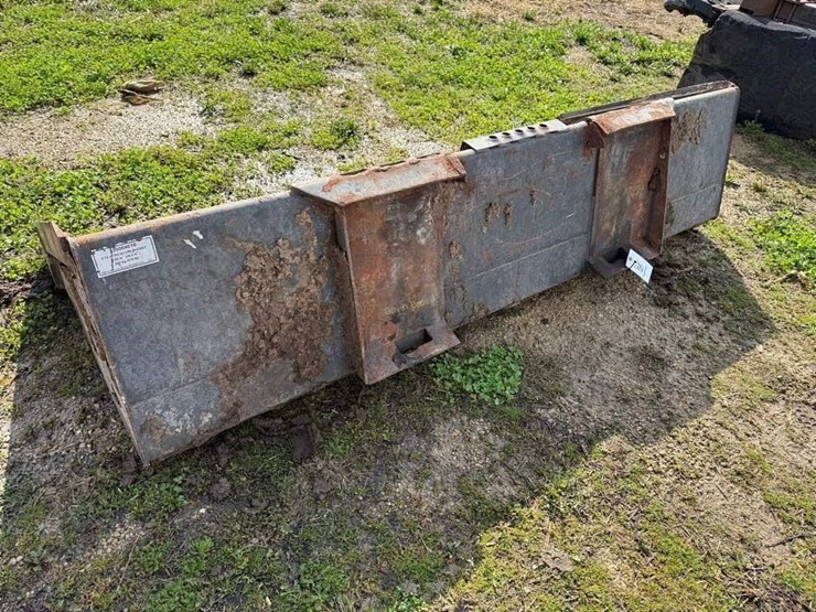 universal-attach-84"-lpe-bucket-image-2