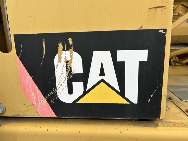 2012-caterpillar-ad55b-image-14