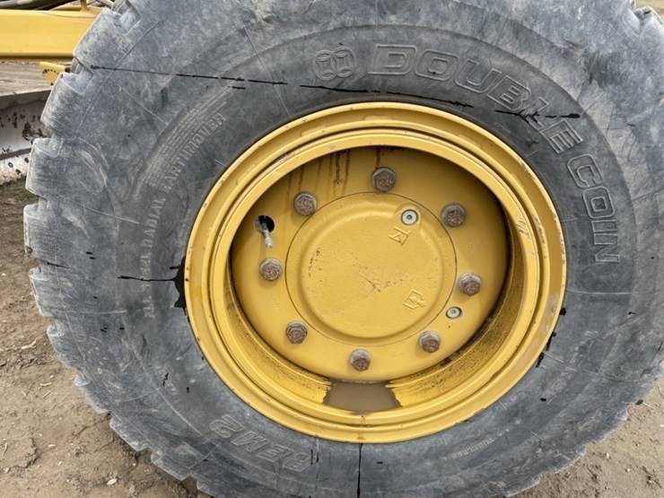 2018-caterpillar-12m3-awd-image-33