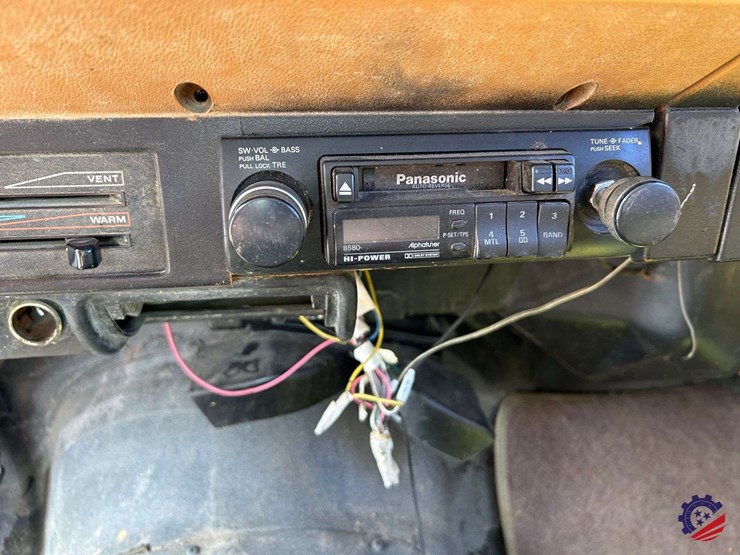 1994-jeep-wrangler-image-78