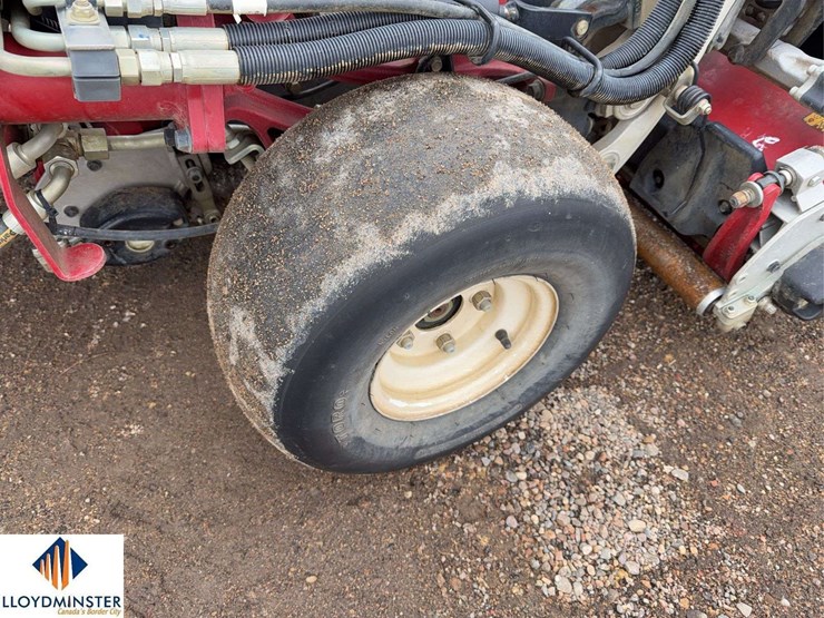 2015-toro-greensmaster-300-image-9