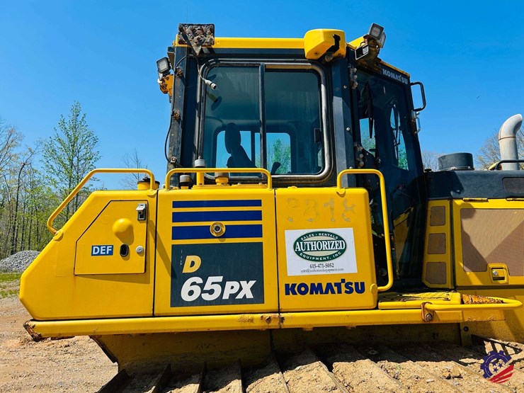 2023-komatsu-d65px-18-image-14