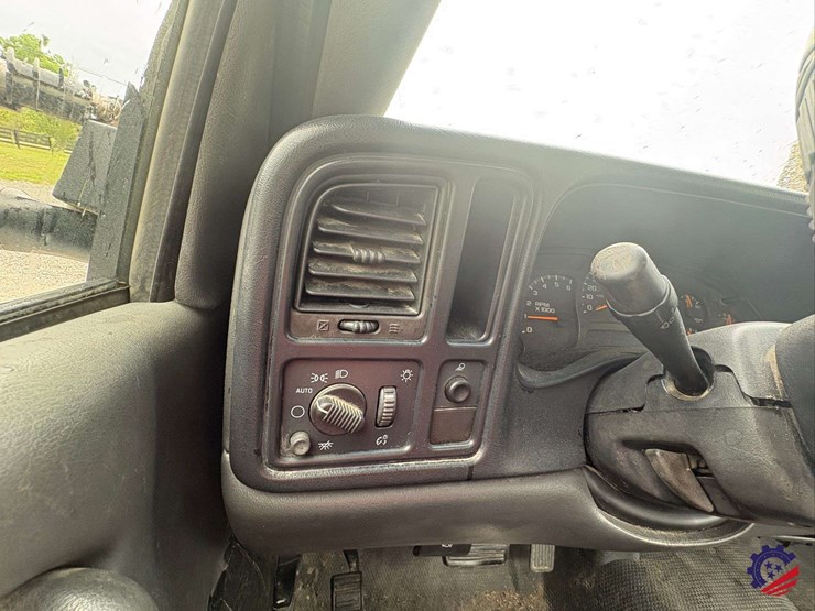 2005-chevrolet-silverado-2500hd-image-63