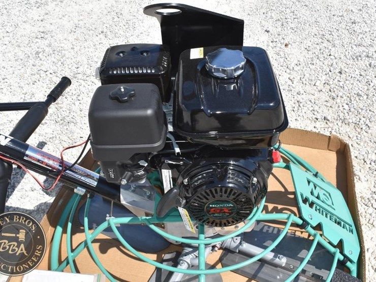 whiteman-36-inch-walk-behind-trowel-42831-image-15