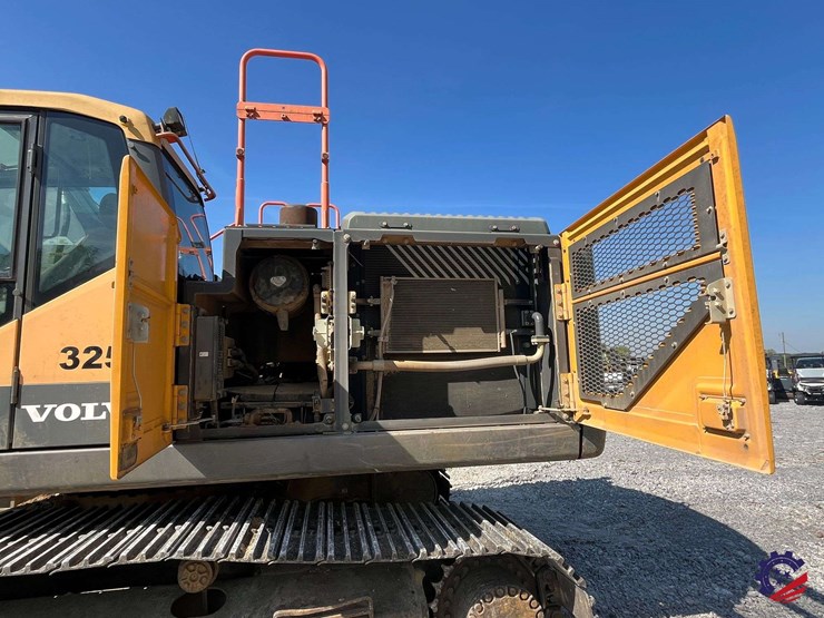 2017-volvo-ec300el-image-51