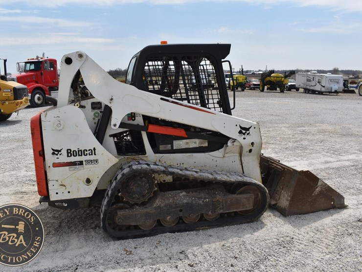2016-bobcat-t590-image-9