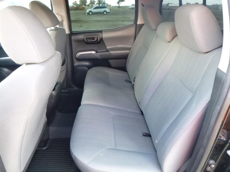 2018-toyota-tacoma-image-13