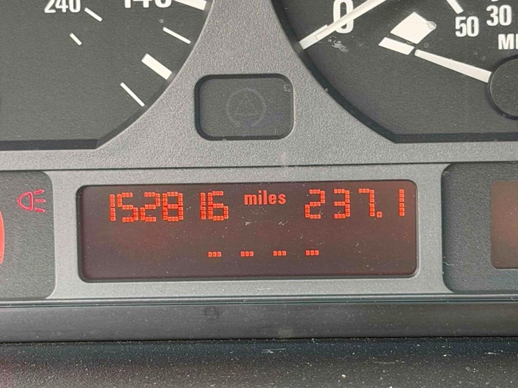 2003-bmw-325i-image-16