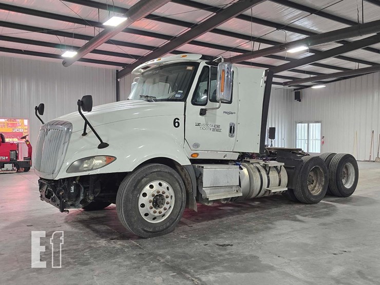 2014-international-prostar-image-1