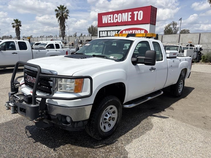 2012-gmc-sierra-3500-image-1