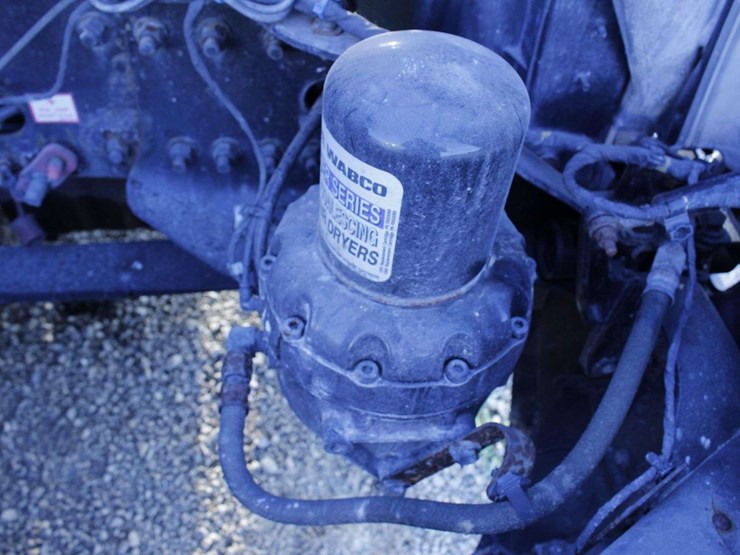 2018-freightliner-cascadia-126-image-42