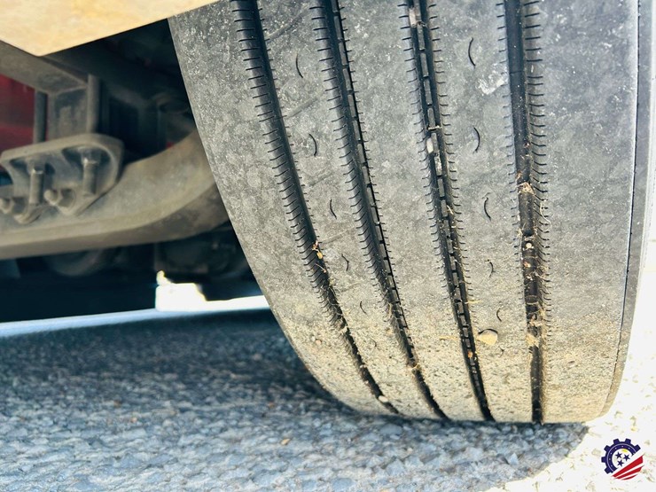 2024-international-lt62f-t/a-truck-tractor-image-10