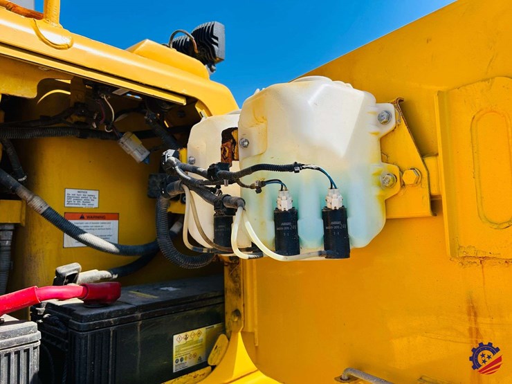 2022-komatsu-d65px-18-image-59