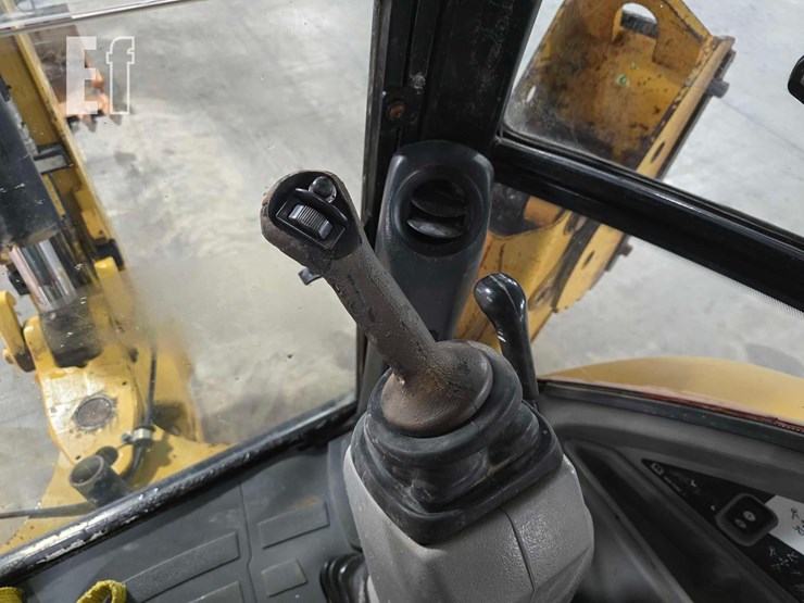 2011-caterpillar-430e-it-image-27