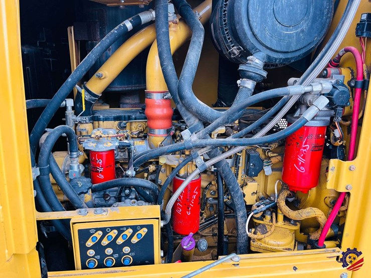 2010-caterpillar-120m-image-106