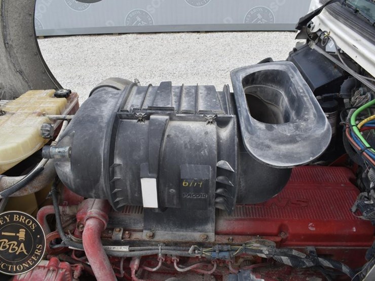 2013-kenworth-t660-image-26