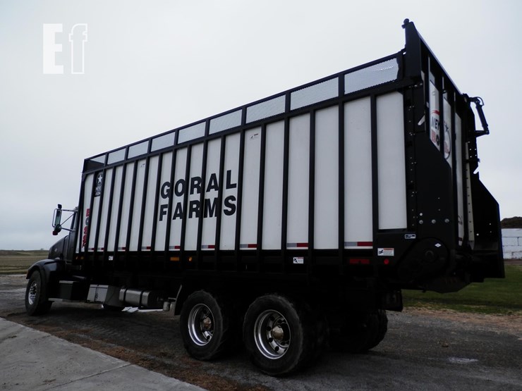 1999-peterbilt-385-image-8