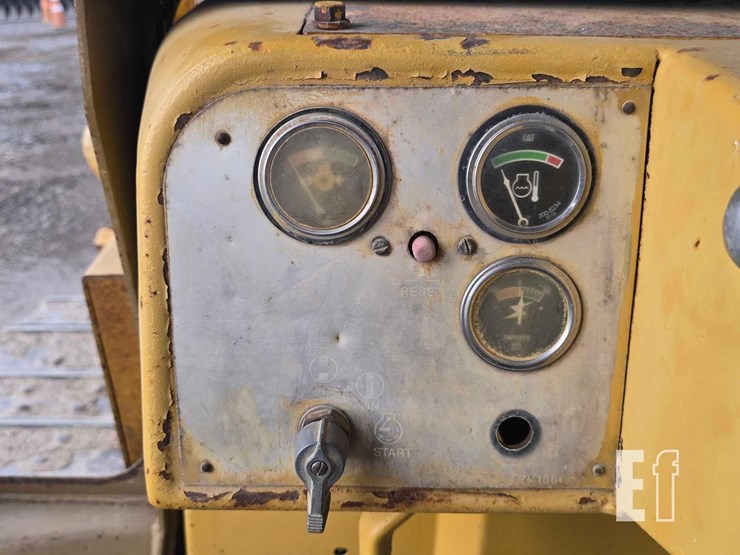 1982-caterpillar-d6d-image-20