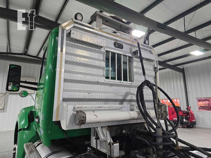 2016-kenworth-t880-image-18