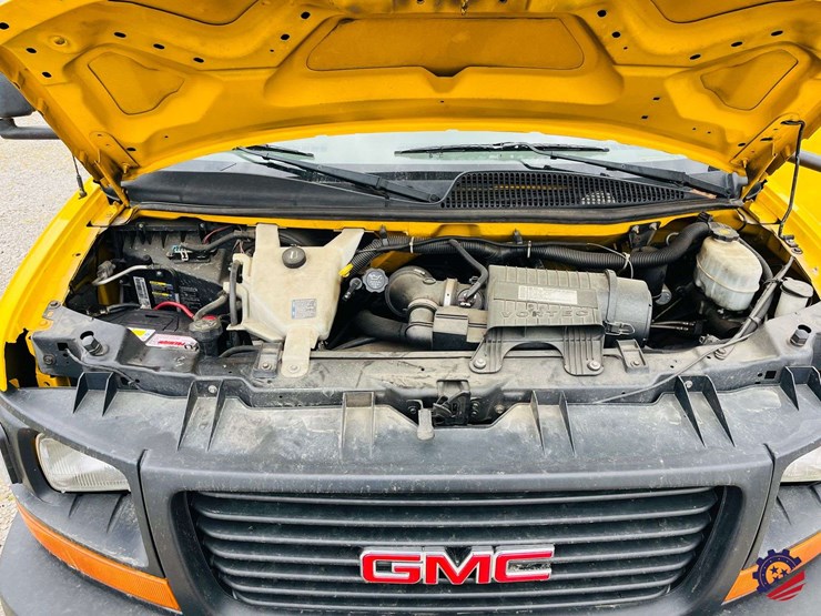 2009-gmc-savana-s/a-enclosed-roadside-service-truck-image-80
