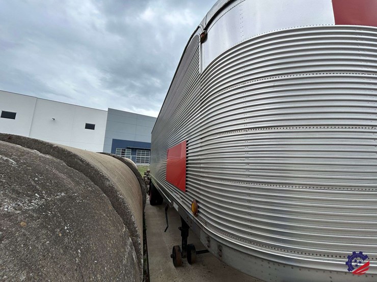 antique-bullnose-28ft-s/a-pup-trailer-image-42