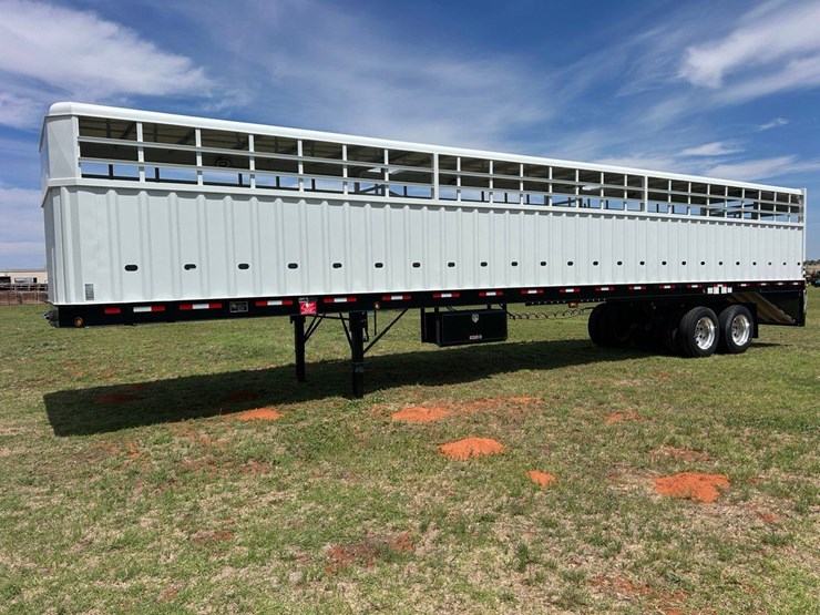 2013-neville-trailer-image-1