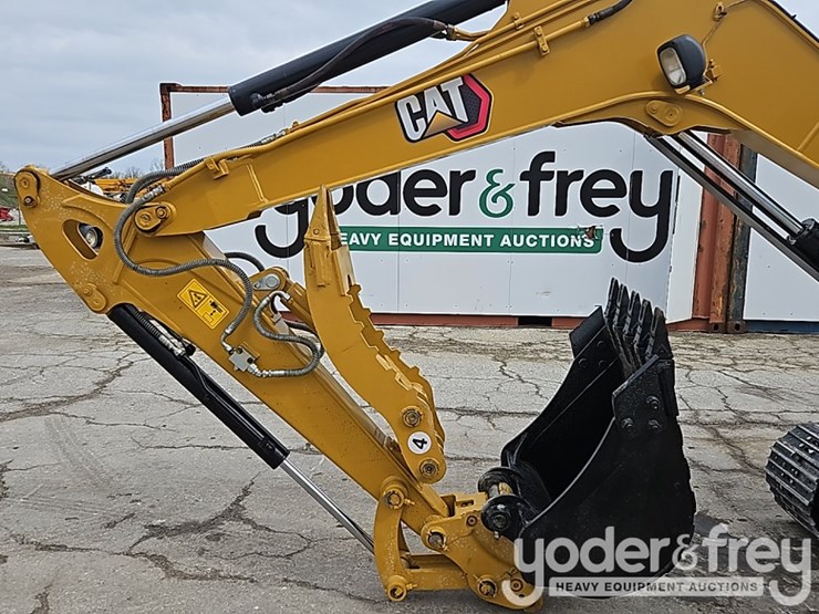 2018-caterpillar-305.5-image-6