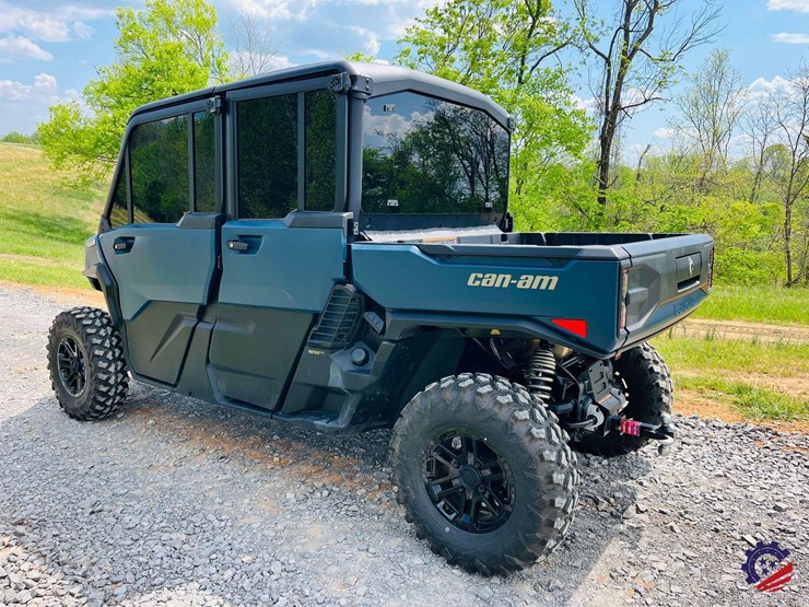 2026-can-am-defender-limited-hd11-triple-image-3