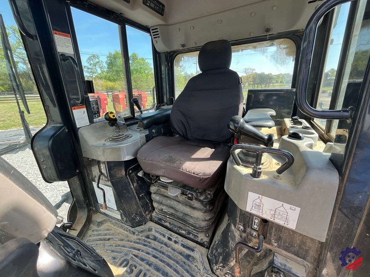 2018-komatsu-d51exi-24-image-65