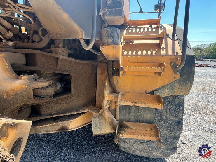 2010-volvo-a40e-image-43