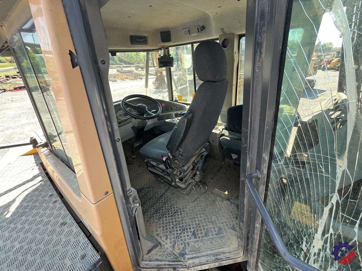 2012-volvo-a40f-image-81