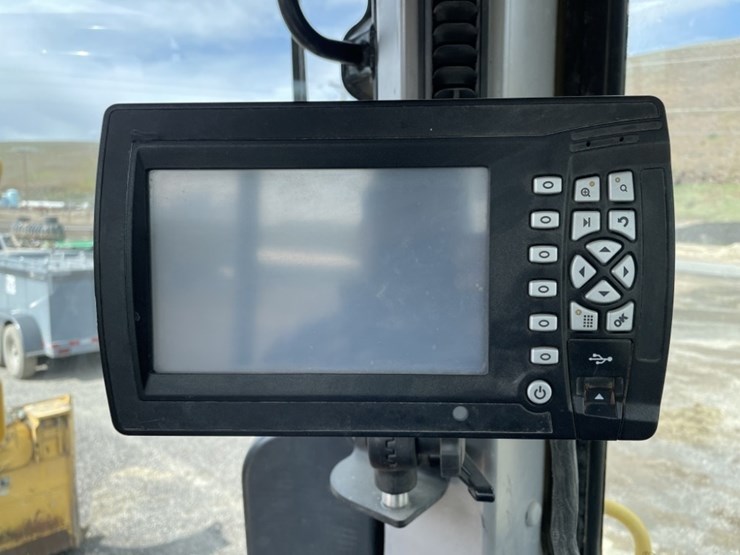 2013-komatsu-d65ex-17-image-36