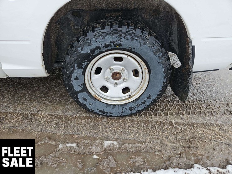 2019-ram-1500-classic-image-11