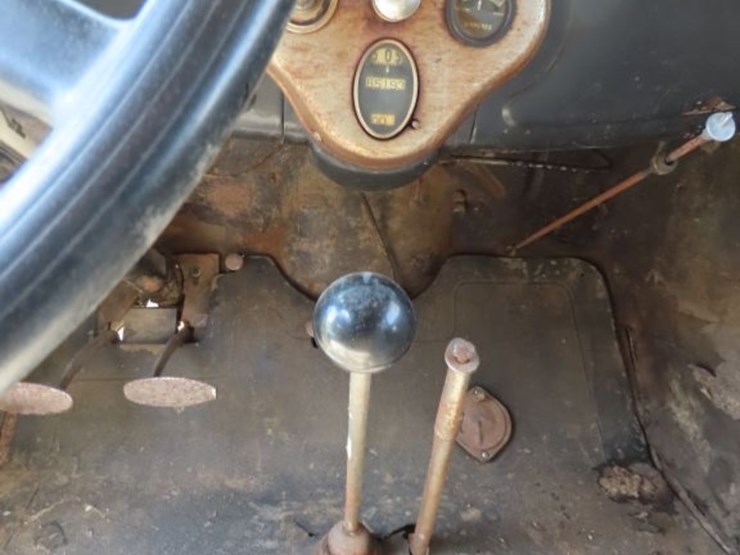 1930-ford-2dr-sedan-image-19