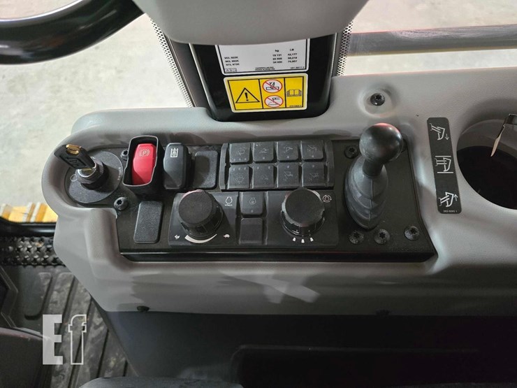 caterpillar-953-image-22