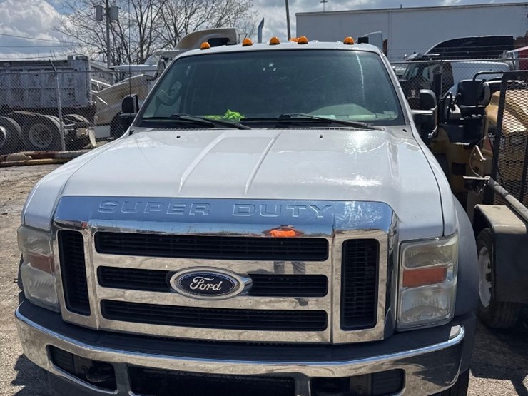 2010-ford-f550-image-7