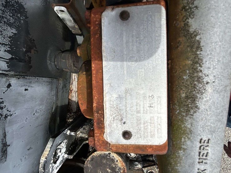 fuel-&-lube-truck-image-39