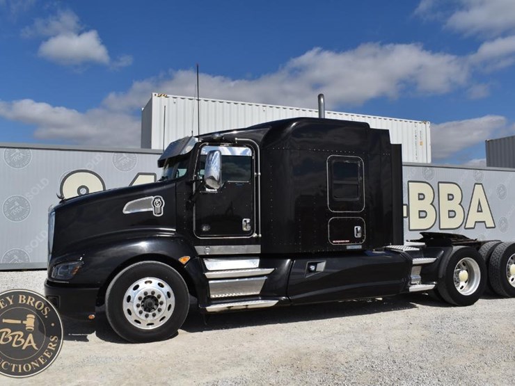 2013-kenworth-t660-image-4