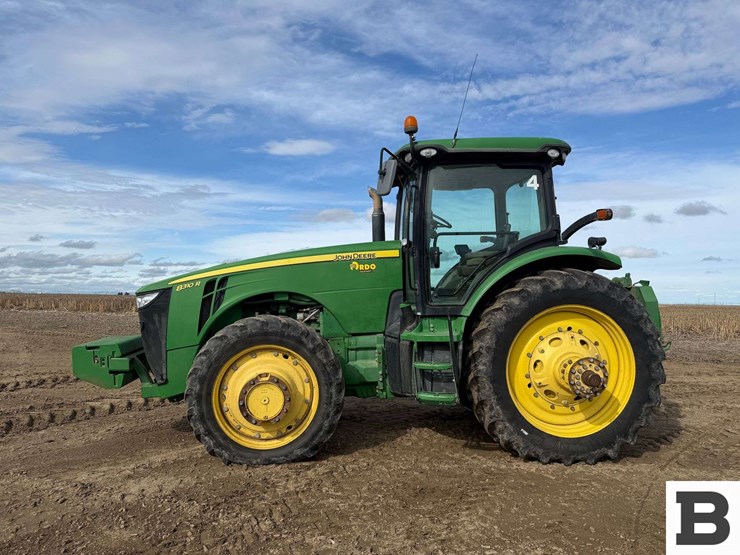 2011-john-deere-8310r-image-2
