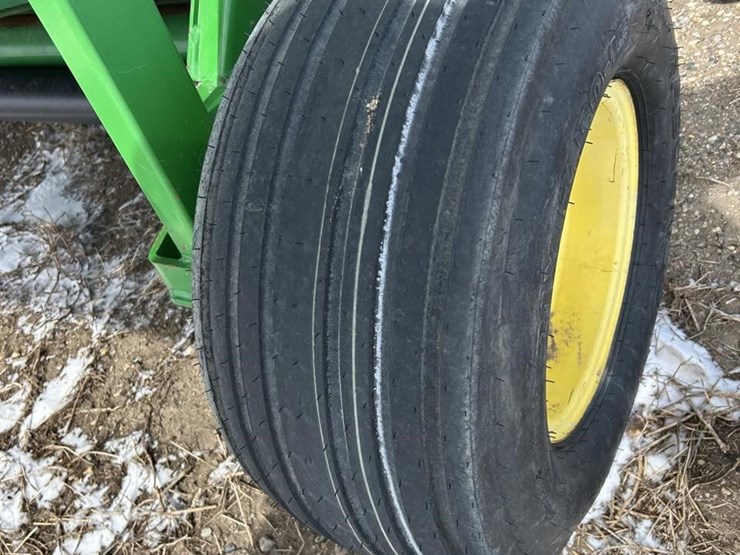 2001-john-deere-567-image-30